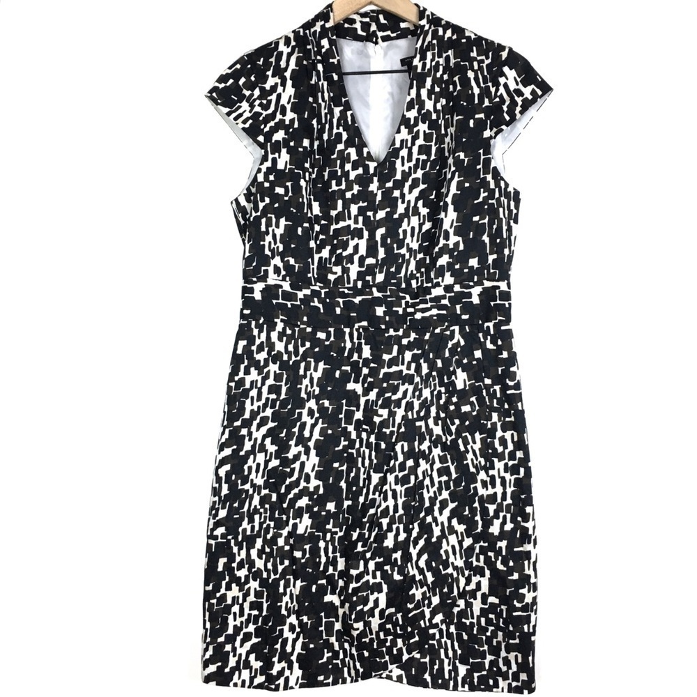ANN TAYLOR Sheath Dress Cap Sleeve Wrap Work Fitted Geo Print V Neck Size 6